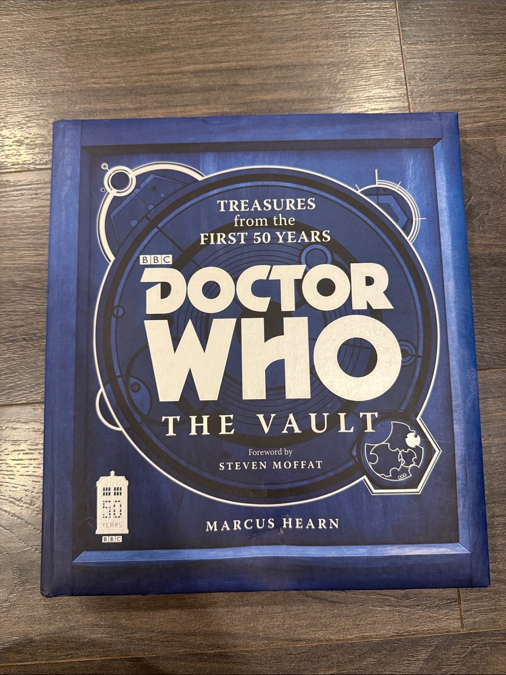 Doctor Who: The Vault – Blue Hardcover Collector's Book 8:5
